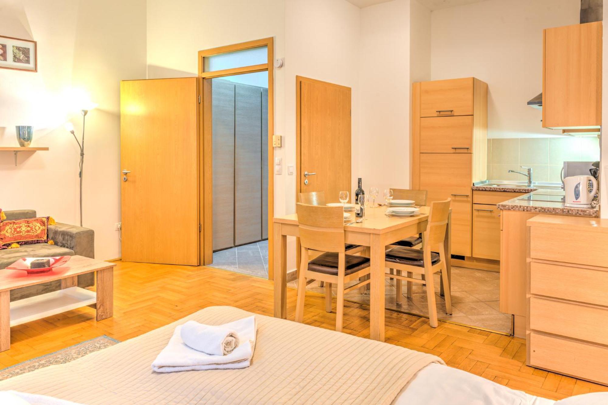 Central Downtown Apartments บูดาเปสต์ ภายนอก รูปภาพ