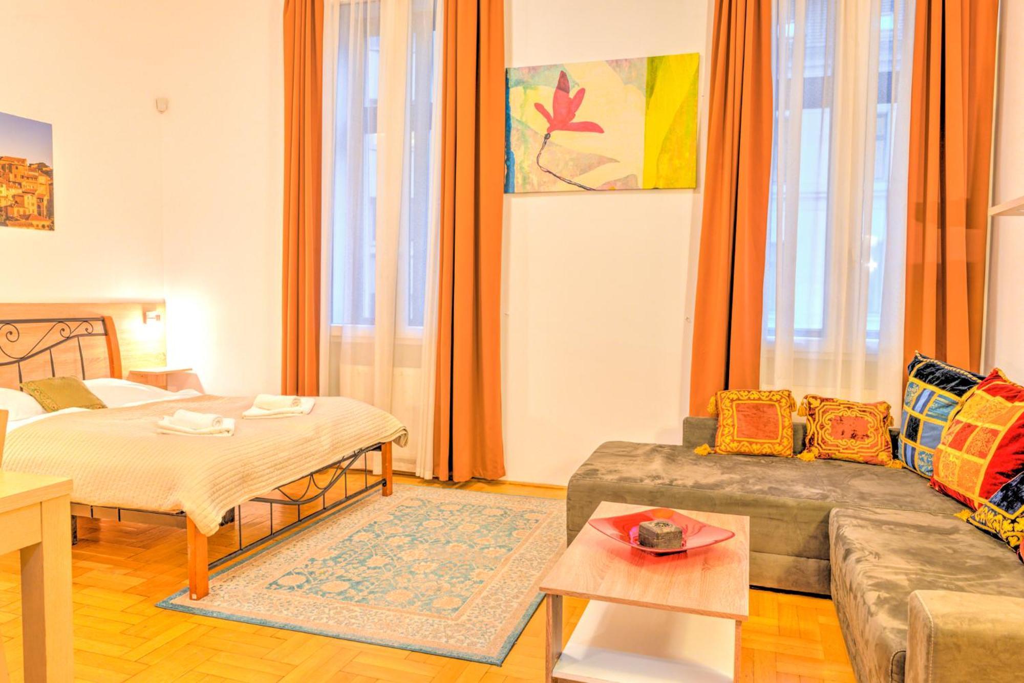 Central Downtown Apartments บูดาเปสต์ ภายนอก รูปภาพ