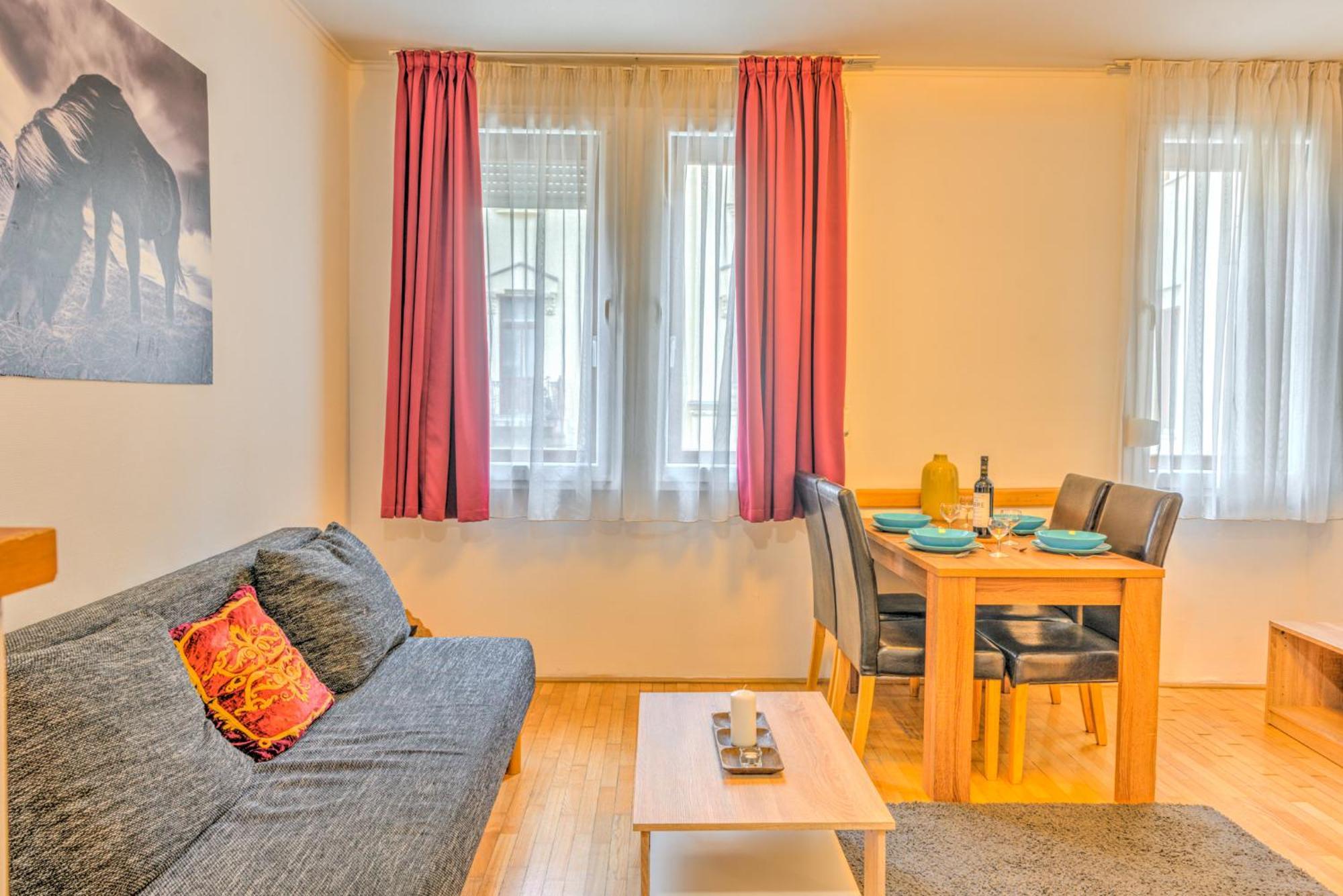 Central Downtown Apartments บูดาเปสต์ ภายนอก รูปภาพ